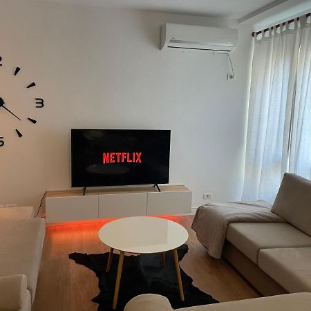 Proper Apartment 1 Тирана Экстерьер фото