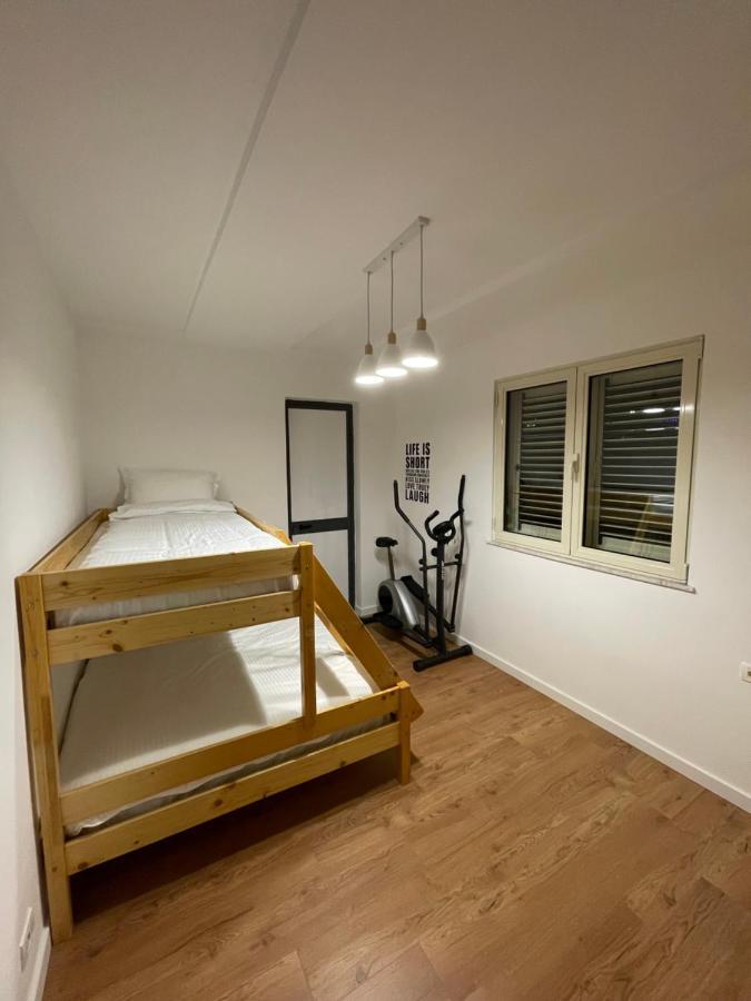 Proper Apartment 1 Тирана Экстерьер фото