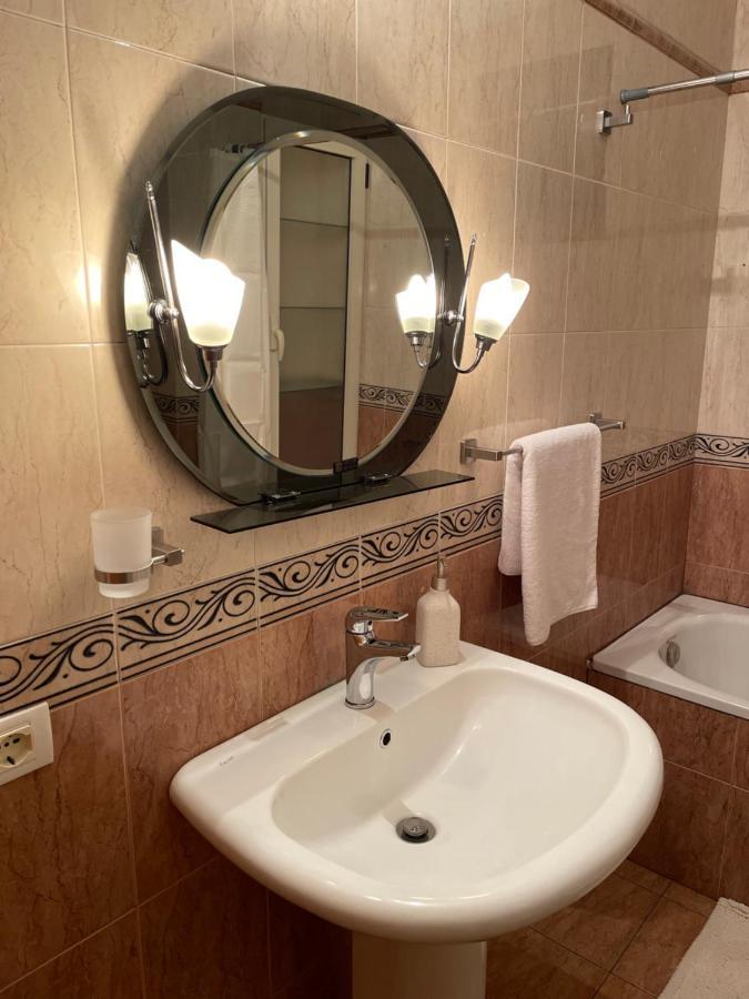 Proper Apartment 1 Тирана Экстерьер фото